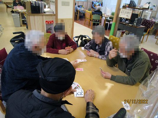 落ち着いた雰囲気のラウンジ