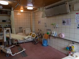 清掃済みの浴室空間