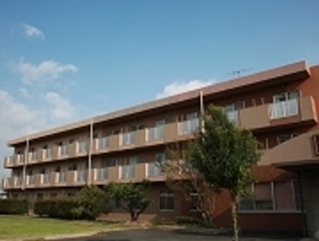 暖かみのある外観の建物