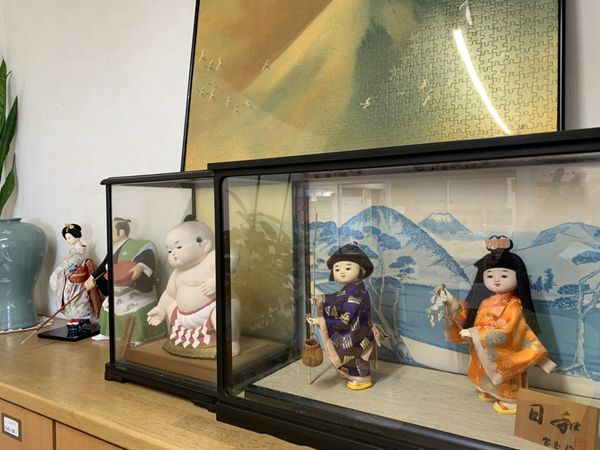 飾られた人形の展示