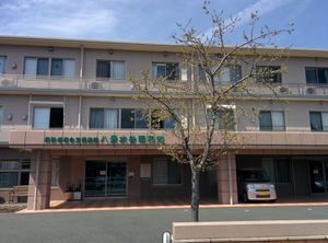 建物正面の外観  