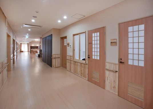 明るく整った廊下