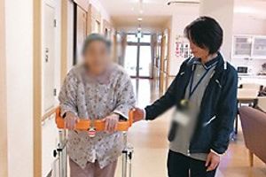 廊下での介助