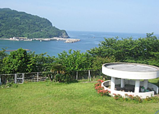 海の見える庭