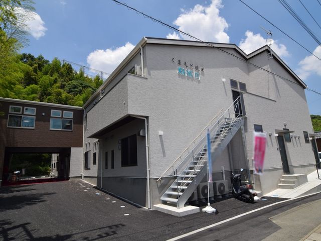 シンプルな外観 外観 モダンで落ち着いたデザインが特徴の建物。リラックスした雰囲気で働くことができます。