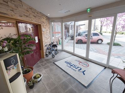 エントランスの開放的な空間