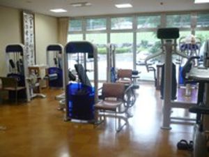 充実した設備の機能訓練室