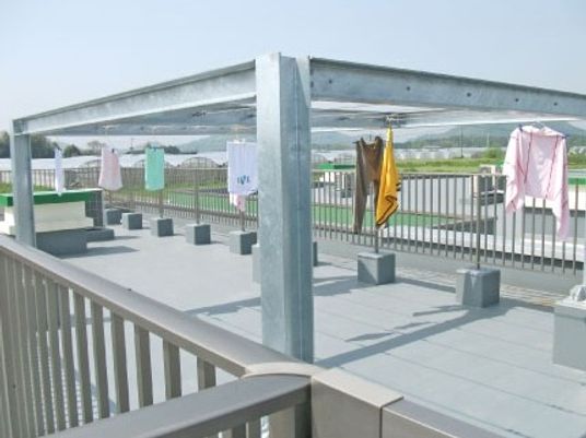 洗濯物が干せるテラス  