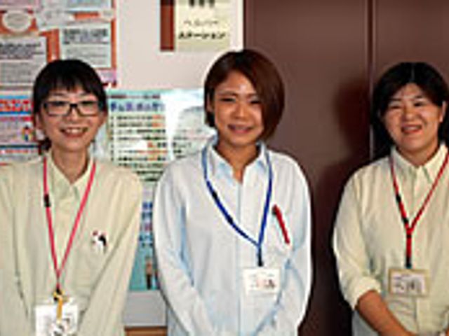 スタッフイメージ スタッフイメージ 笑顔のスタッフがお迎えします。親しみやすい雰囲気で、働きやすい職場です。