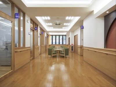 スッキリ整った職場の廊下