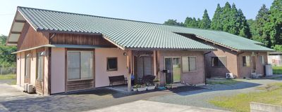 緑の屋根の建物