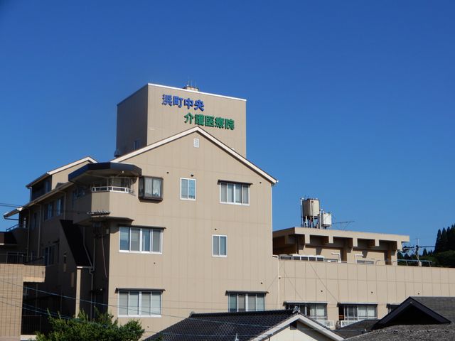 快適な外観の施設 外観 ゆったりとした設計の建物は、自然光あふれる快適な環境を提供しています。