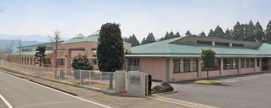 広々とした外観