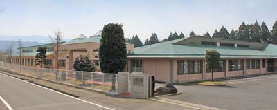 広々とした外観