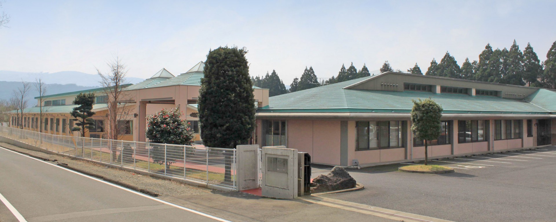 みどりの館短期入所生活介護事業所の外観