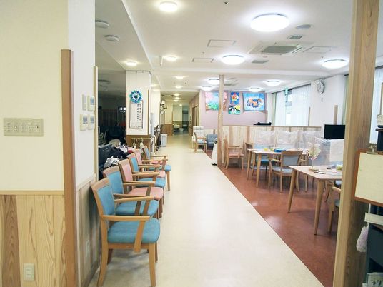 明るい共用廊下  