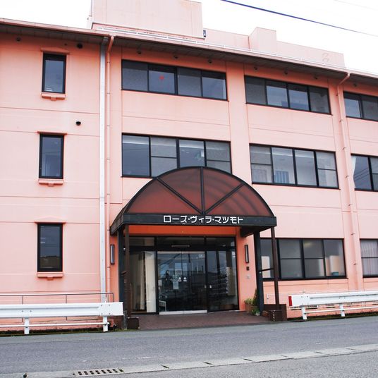 大きな建物の入り口