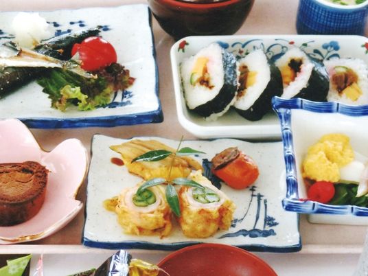 色とりどりの料理