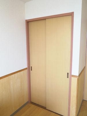 木製の引き戸