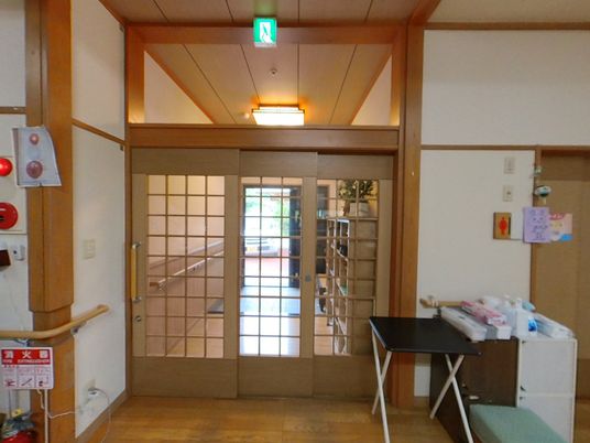和風の出入口