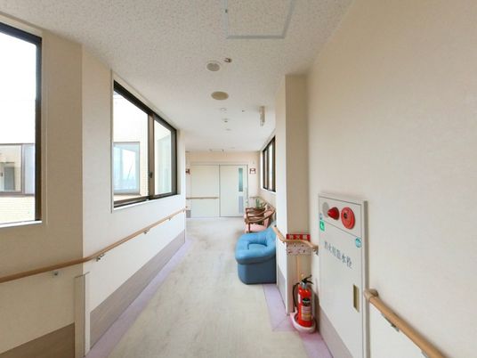 廊下の落ち着いた空間