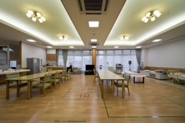 明るい空間のエントランス