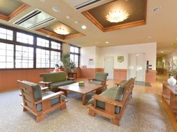 和風の明るいラウンジ