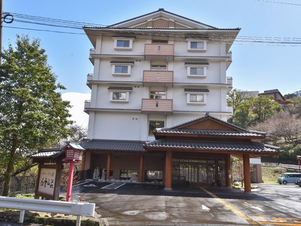 静かな立地の建物