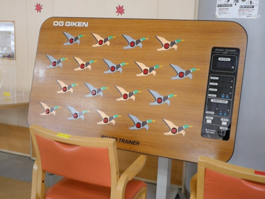 リハビリ機器のある室内