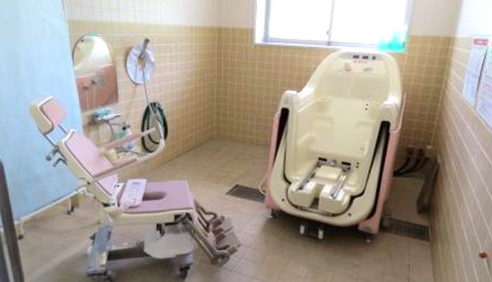 機械が置かれた浴室