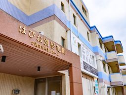 建物の正面玄関