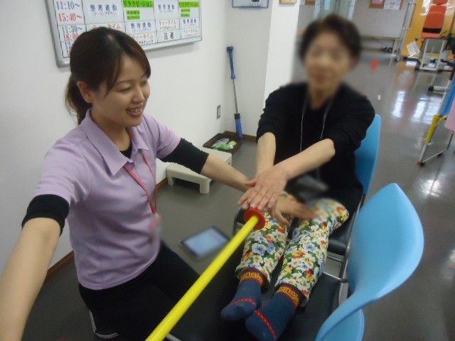 リハビリの様子 機能訓練室 スタッフと共に楽しくリハビリに取り組める環境が整っています。サポート体制も充実しています。