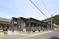 静かな住宅街に佇む外観