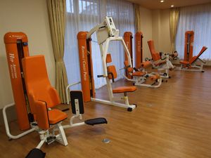 運動器具が並ぶ部屋