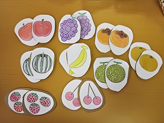 果物カードの机上