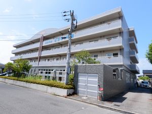 4階建ての外観