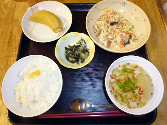 彩り豊かな食事の内容