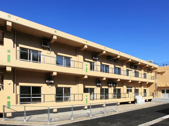 明るい建物外観 外観 日差しがたっぷりと差し込む明るい外観です。広々としたアクセスが可能です。