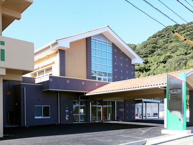 自然に囲まれた建物外観 外観 自然豊かな景色に佇む建物です。開放感のあるデザインが魅力です。