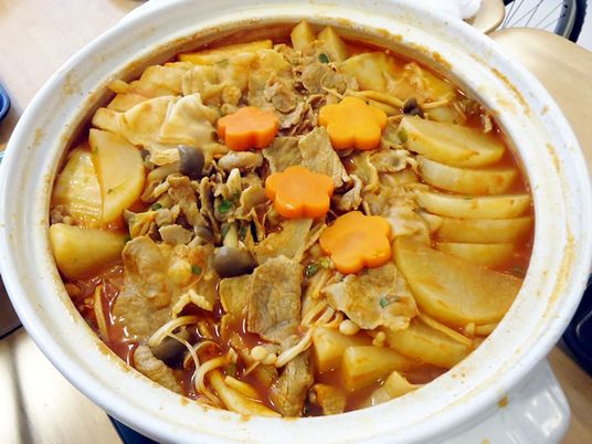 温かい料理の器