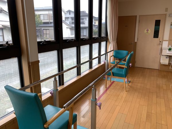 自然光が入る多目的室