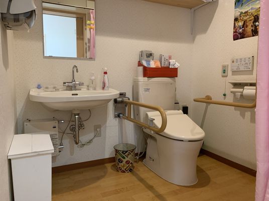 広々と使いやすいトイレ