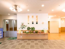 明るい受付エリア