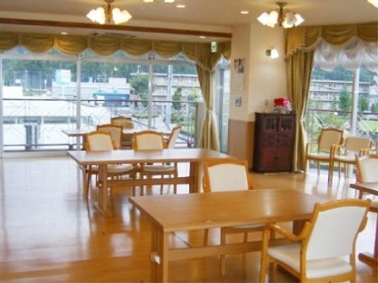 明るい広々食堂
