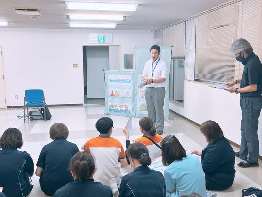 研修中の多目的室  