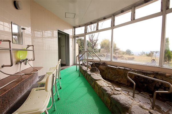 景色を望む浴室