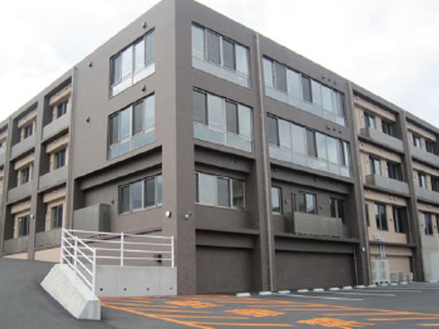 ゆったりとした外観 外観 モダンなデザインの建物で、ゆとりを感じる広々とした空間が迎えてくれます。