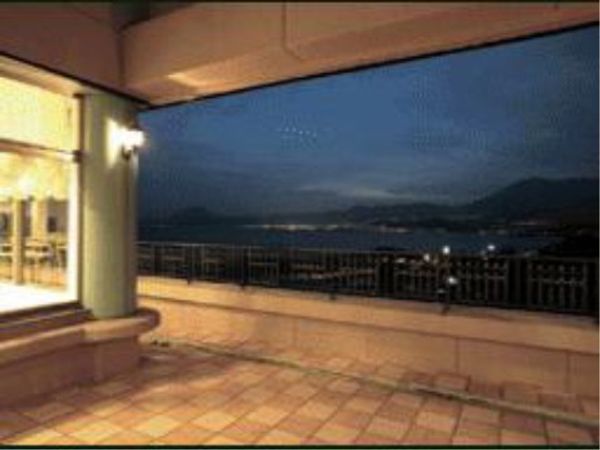 夜景を望むテラス