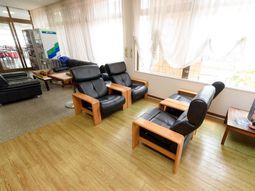 快適なラウンジの様子