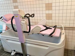 機械浴槽の浴室  